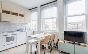 Live Like A Londoner By Tower Bridge